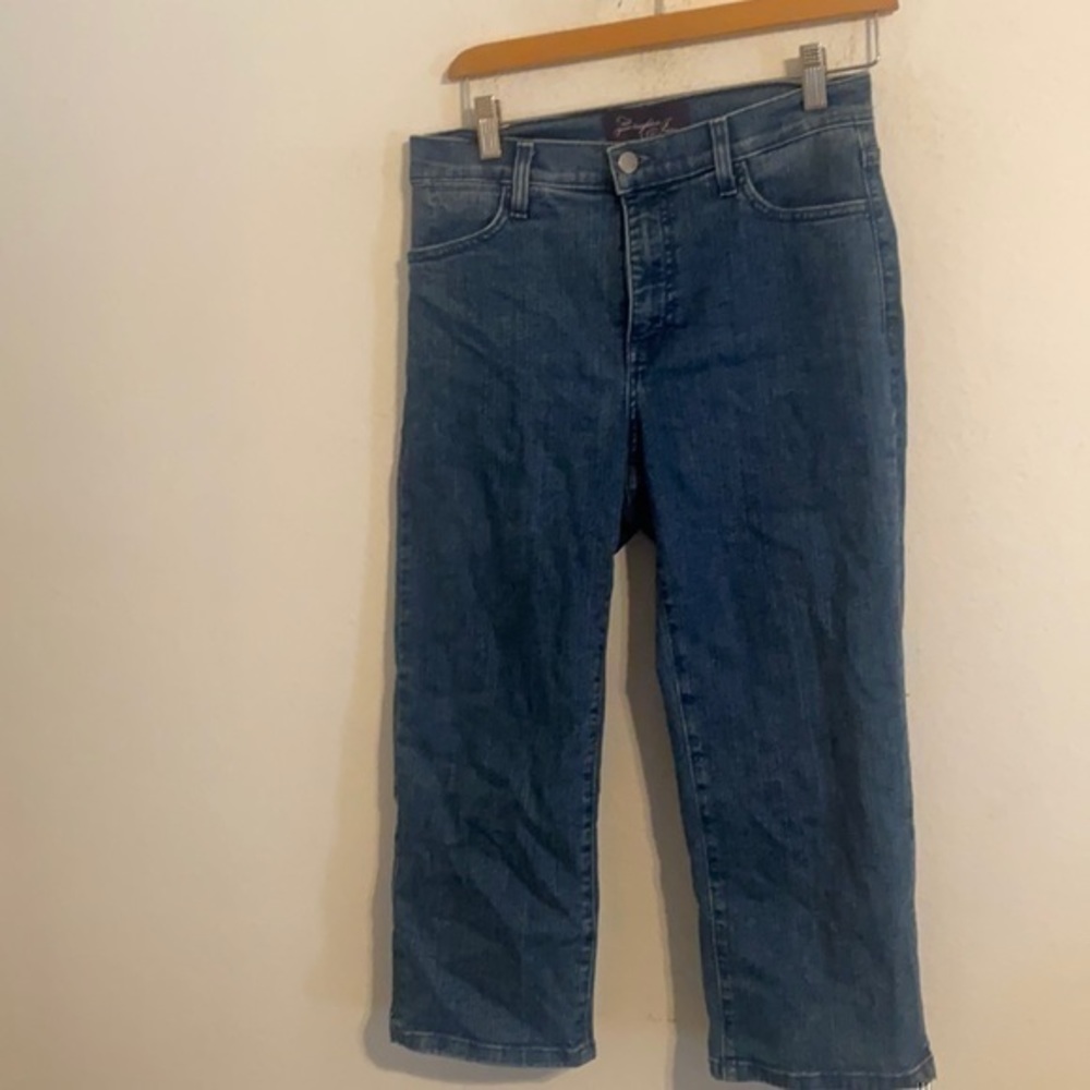 NYDJ BLUE JEANS SIZE 4